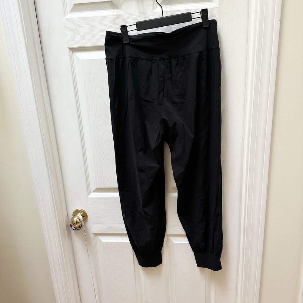 Lululemon Black Joggers sweatpants Athletic 10 thin